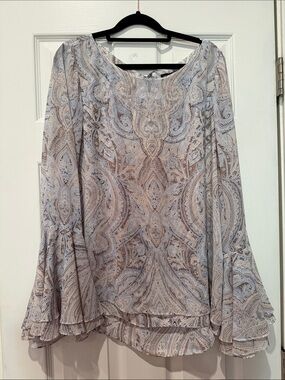 White House Black Market Paisley Bell Sleeve Blouse in White and Gray